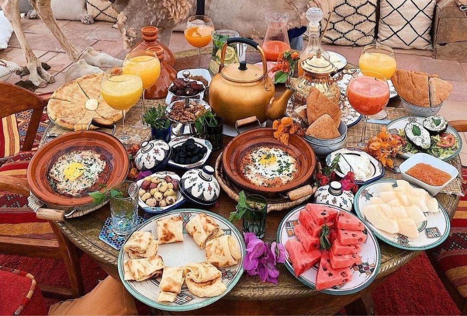 Foreground picture of a traditional Moroccan breakfast in the Sahara Desert.