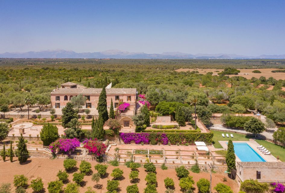 A view over the luxury villa in Mallorca, Villa Son Doblons and its countryside surroundings.