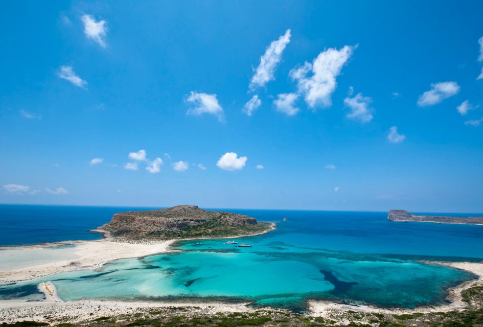 View over the crystal clear waters of one of the best beaches in Crete, a top choice for family Greek Islands holidays!